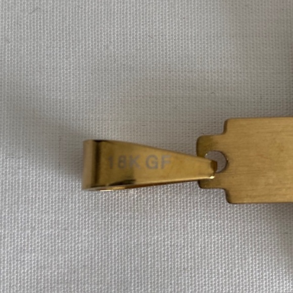 18 Karat Gold Filled Chunky Crucifix Pendant 17.4 Grams - Picture 3 of 6